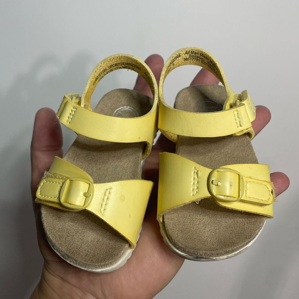 5 for $25🔥Wonder Nation Pale Yellow Strappy Sandals Baby‎ Size 2